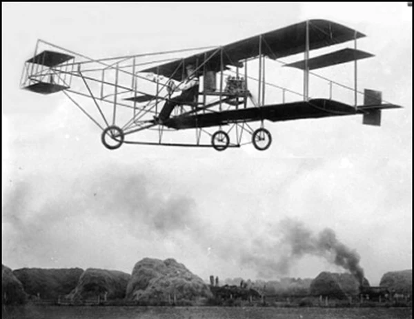 Arthur Warner flying his Curtis airplane
