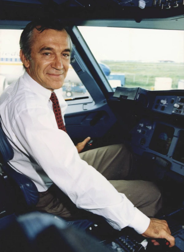 Bernard Ziegler in A320 cockpit
