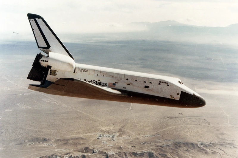 STS1 coming in for landing