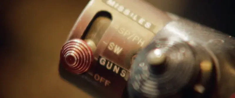 He’s too close for missiles I'm switching to guns.