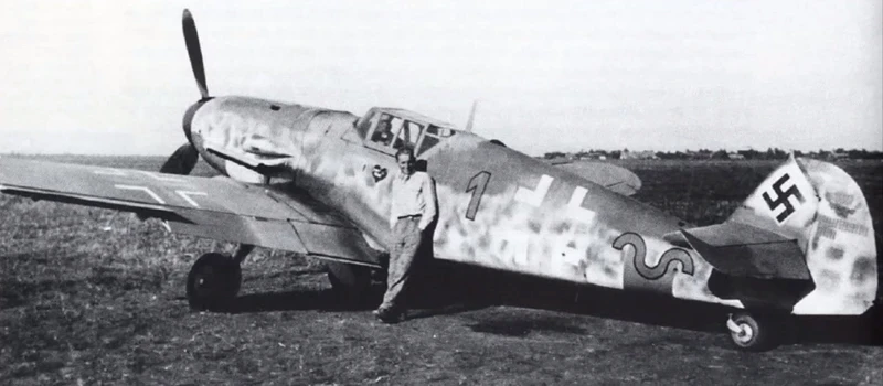 Erich Bubi Hartmann and his Bf-109 G-14 of the JG 53 in western russia