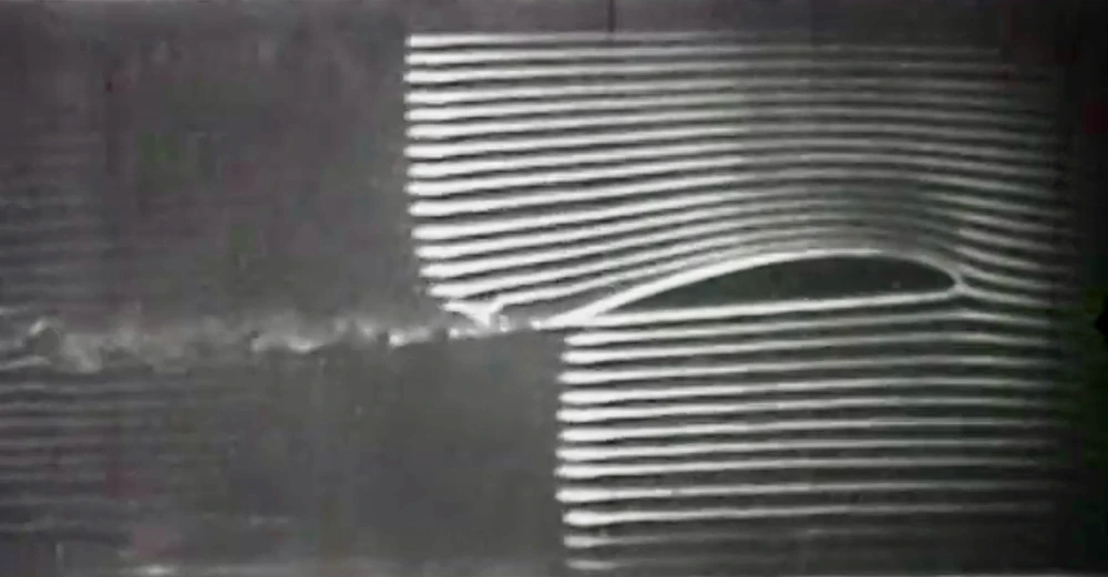 smoke in wind tunnel